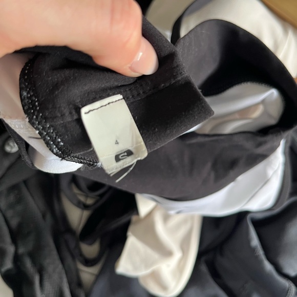 Legend Cropped Shelf Tank - Picture 4 of 4